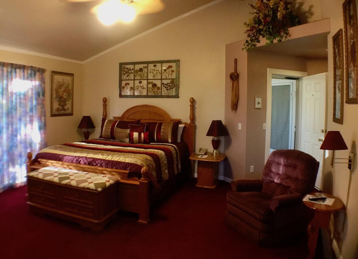 Giant Oaks Lodge Running Springs Экстерьер фото