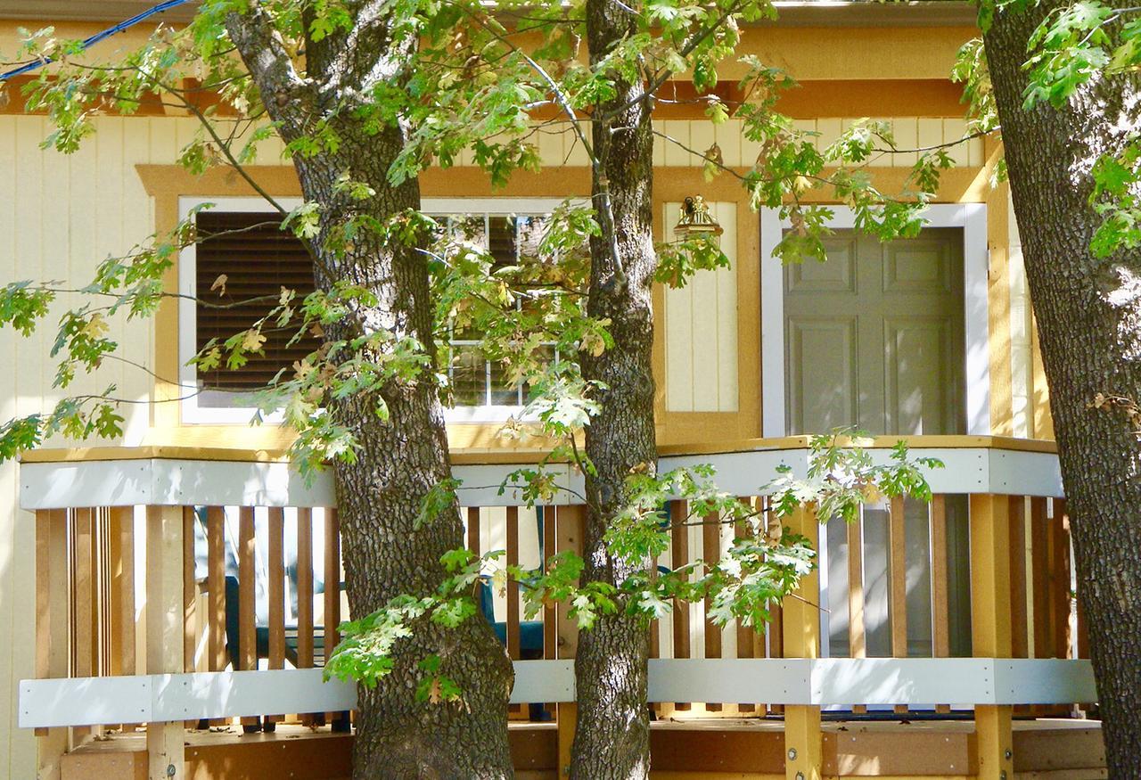 Giant Oaks Lodge Running Springs Экстерьер фото