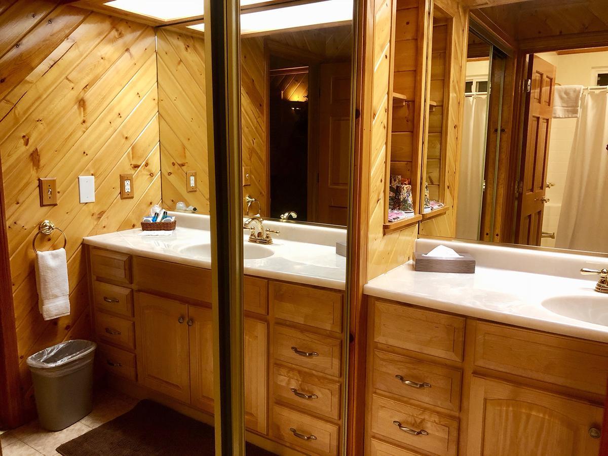 Giant Oaks Lodge Running Springs Экстерьер фото