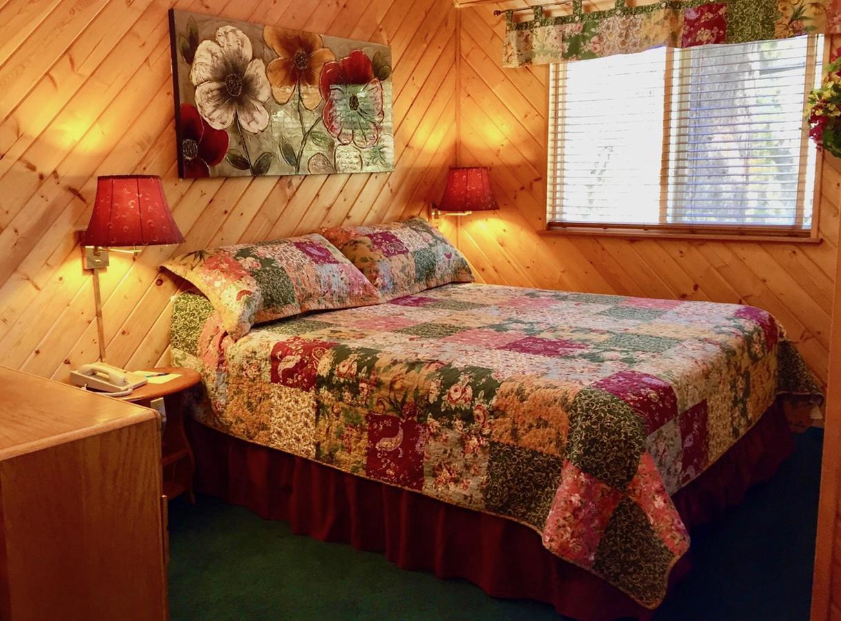Giant Oaks Lodge Running Springs Экстерьер фото