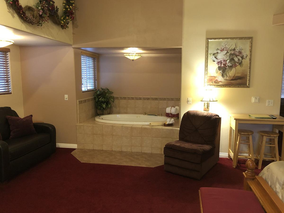 Giant Oaks Lodge Running Springs Экстерьер фото