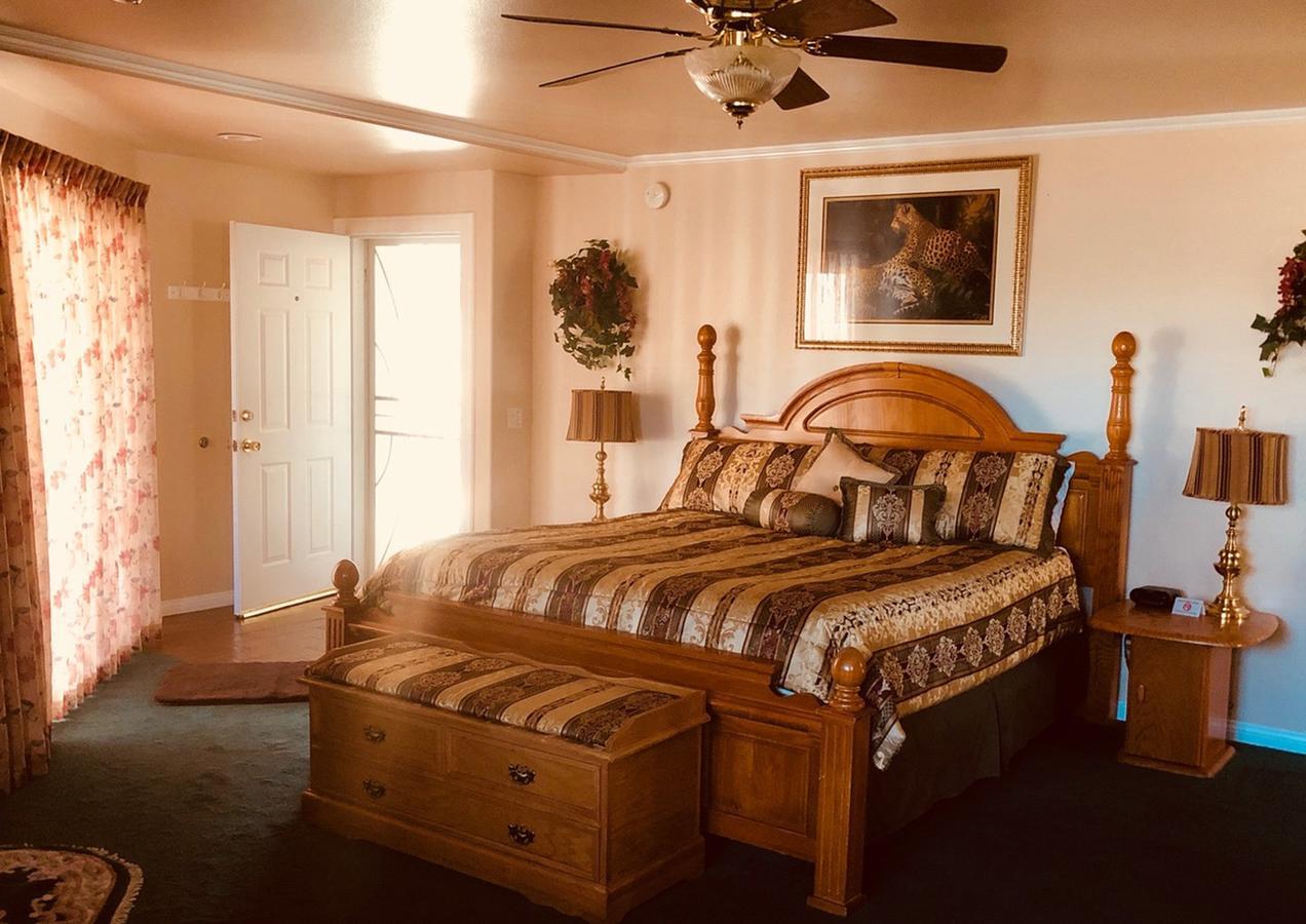 Giant Oaks Lodge Running Springs Экстерьер фото